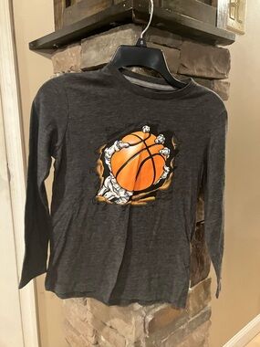 Boy’s Old Navy t-shirt 10/12